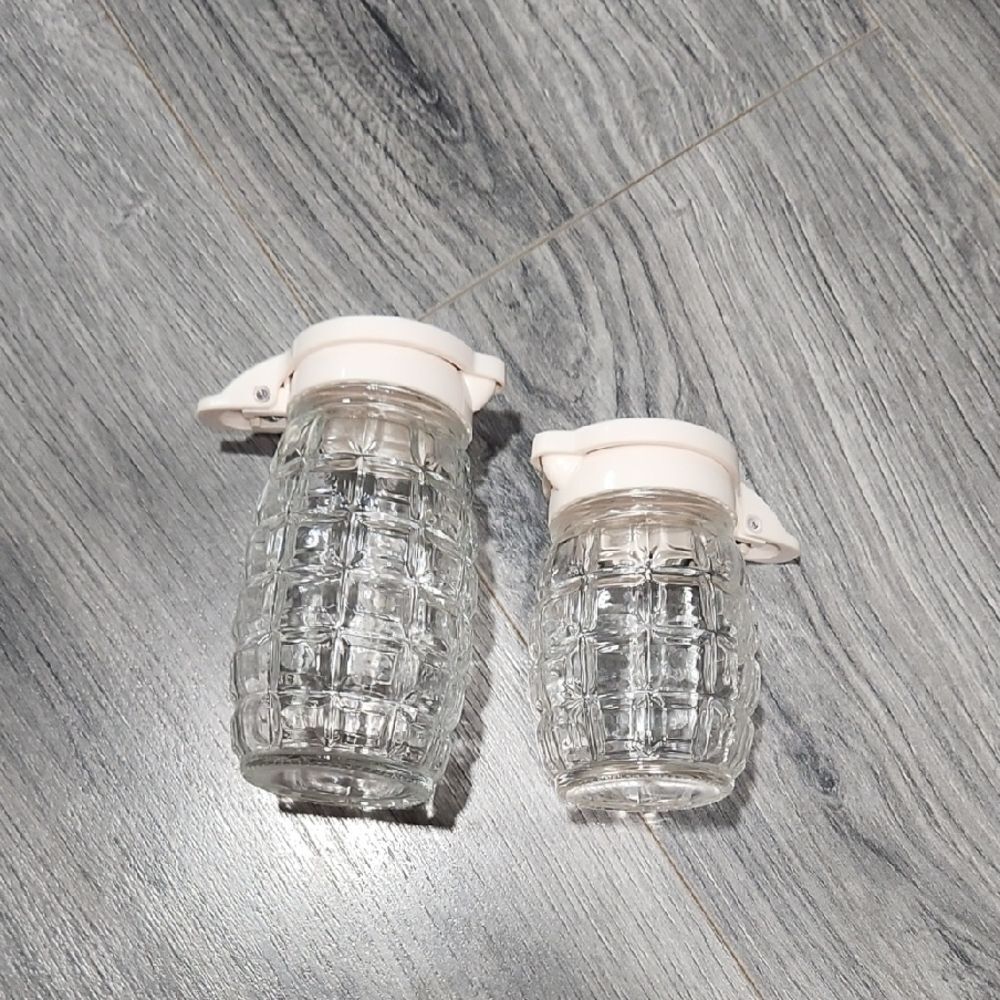 Set Of 2 VINTAGE Clear Decanters